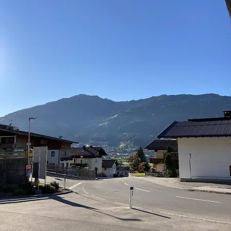 Tribus Apartman Hart im Zillertal